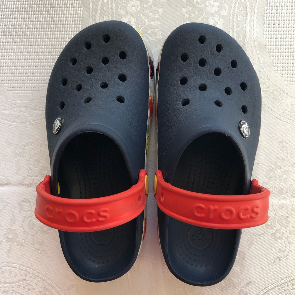 Crocs Kids Navy Mickey Mouse Light-Up Fun Clogs Slip-On Shoes Unisex Size J-2